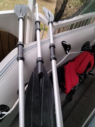 １回使用ゴムボ-ト譲ります!　屋内保管してました。移動用カ-トと合わせて16000円でいかがでしようか?