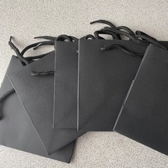新品！ﾍﾟｱﾈｯｸﾚｽ！箱、紙袋付き！(受渡し者決定)の画像
