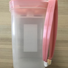 哺乳びんの消毒ケースの画像