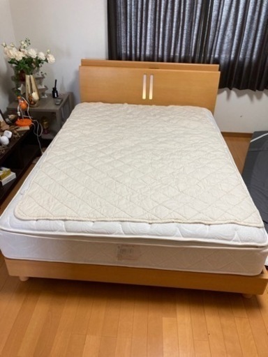早い者勝ち　ダブルベッド　美品　格安出品