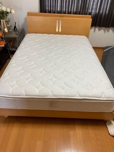 早い者勝ち　ダブルベッド　美品　格安出品