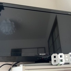 【取引中】SHARP シャープ　液晶カラーテレビ　32型　年式2...