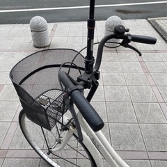 自転車　ママチャリ　２６インチ　白の画像