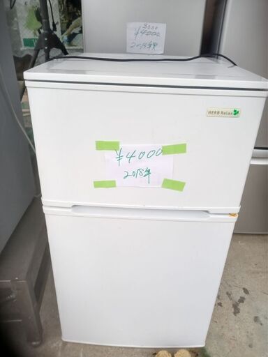 ヤマダ電機冷蔵庫90L2018年製別館においてます