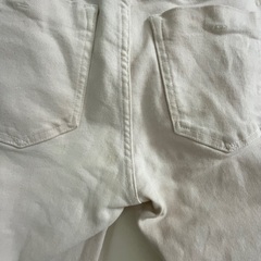 ZARAのジーンズの画像