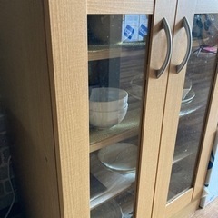 食器棚です。