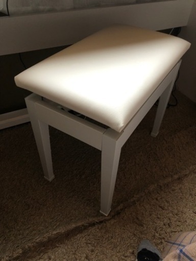 急募！ほぼ未使用。本日２６日午前中の引き渡しに限りこの価格でお譲りします。2022年製CASIO PX770 ホワイトウッド調