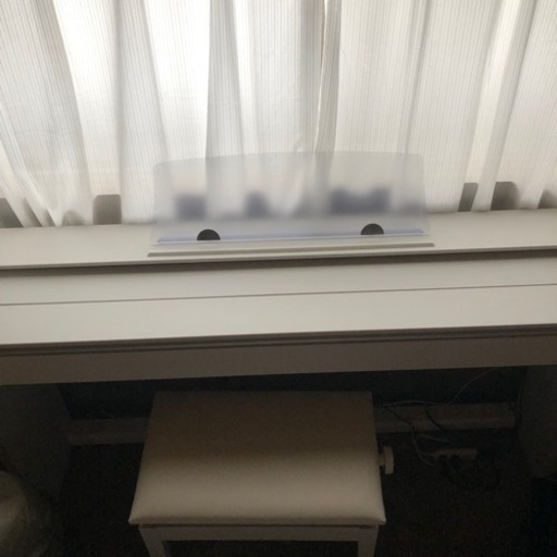 急募！ほぼ未使用。本日２６日午前中の引き渡しに限りこの価格でお譲りします。2022年製CASIO PX770 ホワイトウッド調