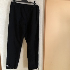 adidasの上下の画像