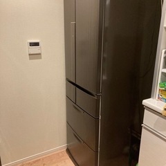 大型冷蔵庫520L　三菱製　MR-JX52W-RW