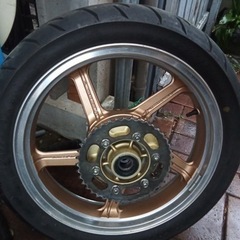 ゼファー400 ホイールの画像