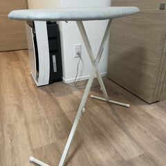 ニトリ 折りたたみスタンドアイロン台の画像