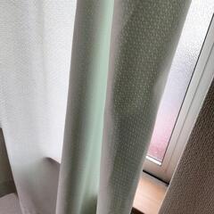 カーテン(緑)の画像