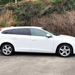 ボルボ V60　T4 スカンジナビアンLTDの画像