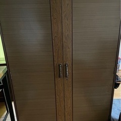 無料　レトロなタンス