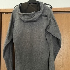 ノースフェイス  メンズパーカーの画像