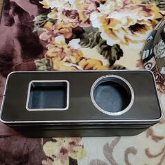 車の助手席と運転席の間に置くジュースホルダー