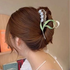 鈴蘭　ヘアークリップ　可愛い　綺麗　大人　オシャレ　