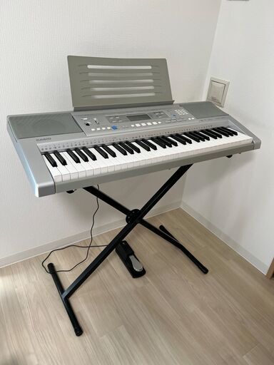 電子ピアノCASIO CTK-810スタンド付き