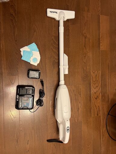 【期間限定】makita充電式クリーナー（バッテリー、充電器、紙パックつき）