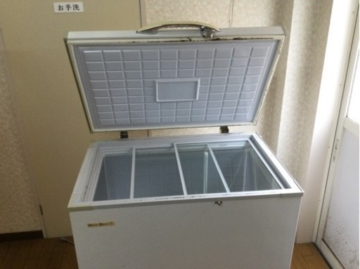 ストッカー（冷凍庫）240L　5000円　引き取り限定