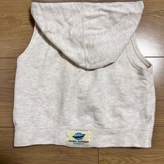 ベスト　90サイズの画像