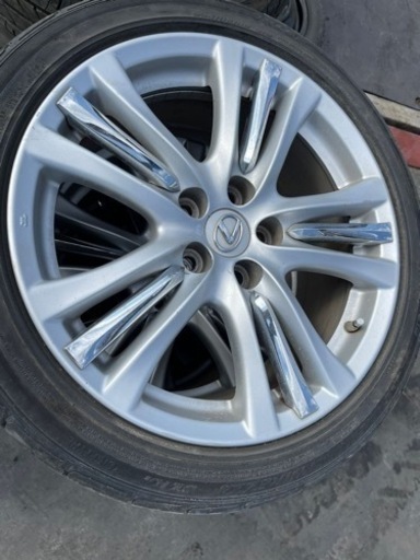 レクサスのタイヤ