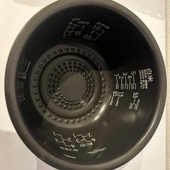 美品 2021年製 日立 RZ-W100CM(K) 蒸気レス　炊飯器　黒の画像