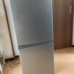 冷蔵庫　シルバー