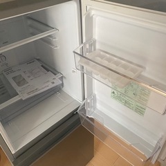 冷蔵庫　シルバーの画像