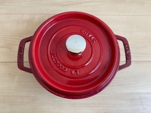 【決まりました】【美品/箱付】ストウブ　ラウンド　鍋　18cm　チェリー　staub