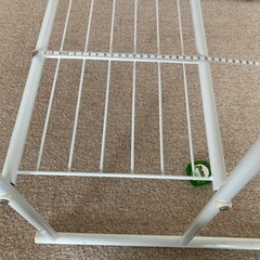 ハンガーパイプ付き押入れ収納棚の画像