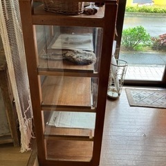 アンテーク飾り棚①の画像