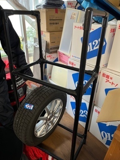 急募　タイヤとタイヤスタンド