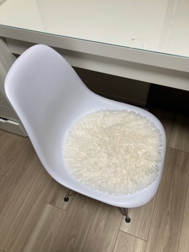 IKEA  イケア  MALM  マルム  ドレッサー  化粧台　イームズチェア