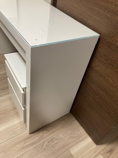 IKEA  イケア  MALM  マルム  ドレッサー  化粧台　イームズチェア