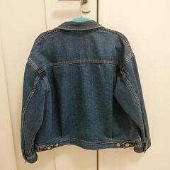 今の季節にちょうど良い、デニムのジャケットの画像