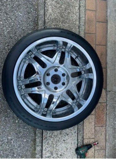 265/40/22 タイヤホイール４本セット(商談中)