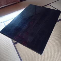 座卓　大きさ約１２１cm×９１cm　高さ約３２cm