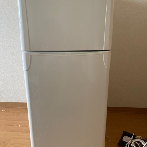 【取引中】【清掃済:早い者勝ち】東芝2ドア冷蔵庫 YR-12T 白
