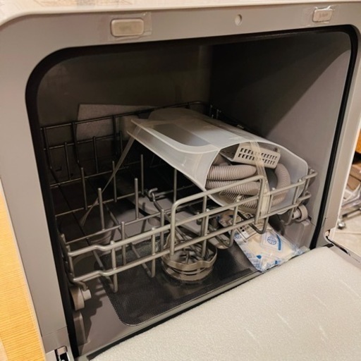 【売約済】 未使用　アイリスプラザ　アイリスオーヤマ　食器洗い乾燥機　食器洗い機　食器乾燥機　乾燥機　3人用　まで　コンパクト　据え置