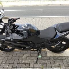 3月31日まで限定価格！カワサキ　ニンジャ２５０Ｒ　Ｆタイヤ・バッテリー新品・ヘルメットホルダ付きの画像