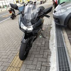 3月31日まで限定価格！カワサキ　ニンジャ２５０Ｒ　Ｆタイヤ・バッテリー新品・ヘルメットホルダ付きの画像