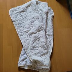 ニトリの敷きパッド　ダブルサイズ　白系の画像