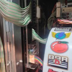 引取り限定　パチスロレトロ台裏モノ　３号機バルテック　セブンボンバー白パネルの画像