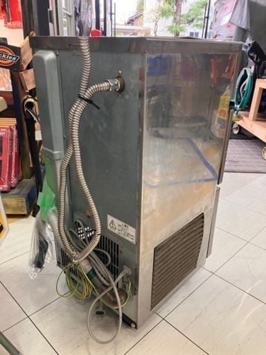 夏に向けて！氷！氷！氷！◇ホシザキ電機 ２５Ｋｇ製氷機 ＩＭ－２５Ｌ－１◇入口