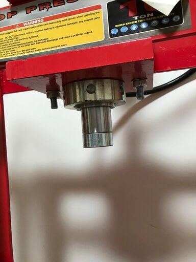 お取り置き中　10トン　油圧プレス メーター付　卓上タイプ