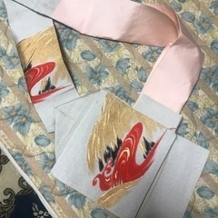 着物帯　多分、名古屋帯だと思います。