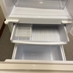 ❄️SHARPノンフロン冷蔵庫　2018年式　1人〜2人用　137L❄️の画像