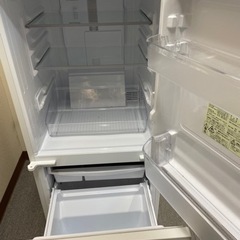 ❄️SHARPノンフロン冷蔵庫　2018年式　1人〜2人用　137L❄️の画像